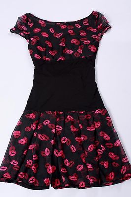 欧美时尚名品全真丝连身裙 奢华与舒适的交织，尽在千寻宜品牌服装批发网